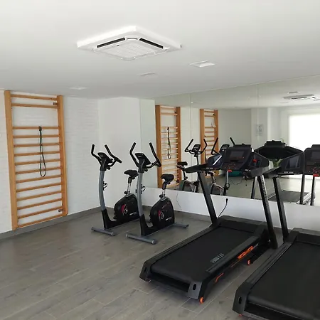 Bajo Con Jardin En Primera Linea De Playa Apartment *