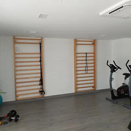 Bajo Con Jardin En Primera Linea De Playa Appartement